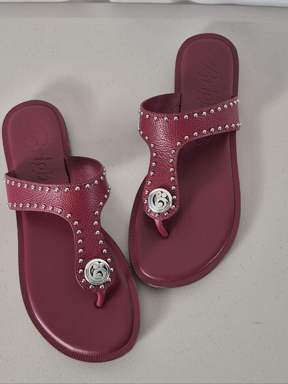Brighton Contempo Alfa Red Silver Studded Toe-Post Thong Sandals - Size 6.5